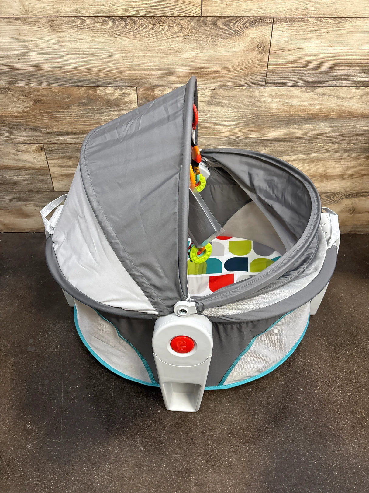 NEW Fisher Price On-The-Go Baby Dome in Color Climbers - Me n Mommy To Be