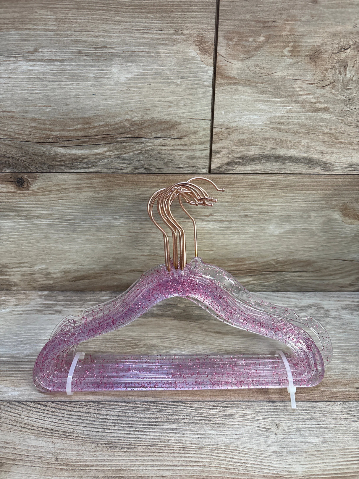 Concepts 14pk 11.5'' Acrylic Glitter Hangers, Pink