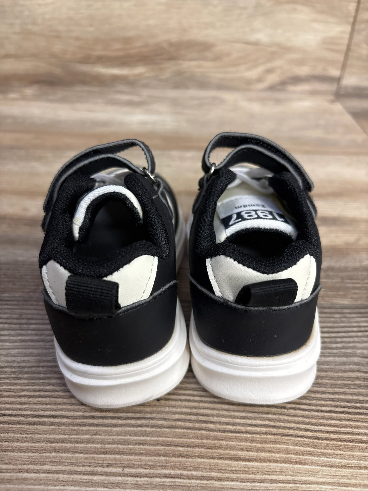Shein Low Top Sneakers Black/White sz 5c