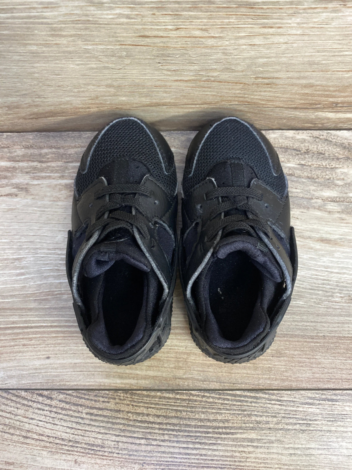 Nike Air Huarache Run Triple Black Sneakers sz 8c - Me n Mommy To Be