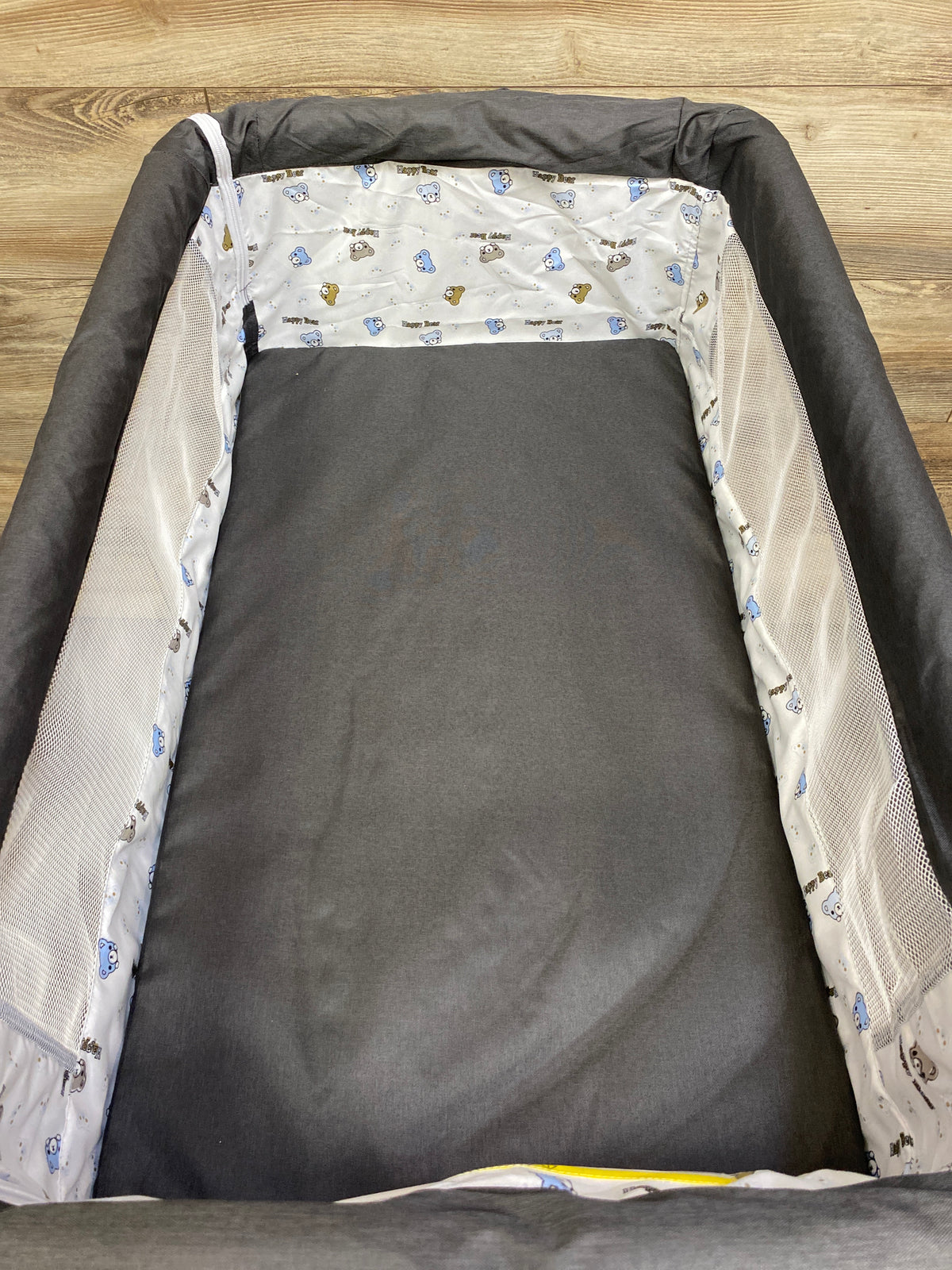 NEW Yandaqe 3-in-1 Convertible Bassinet Grey
