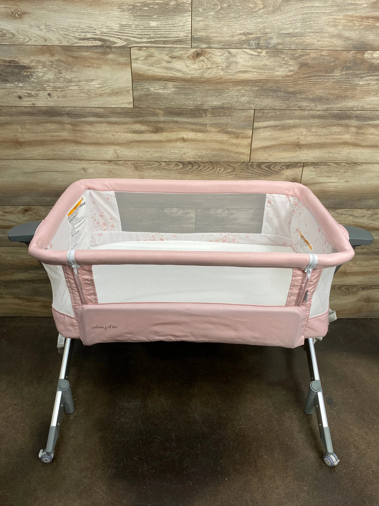 NEW Dream On Me Skylar Bassinet and Beside Sleeper, Pink