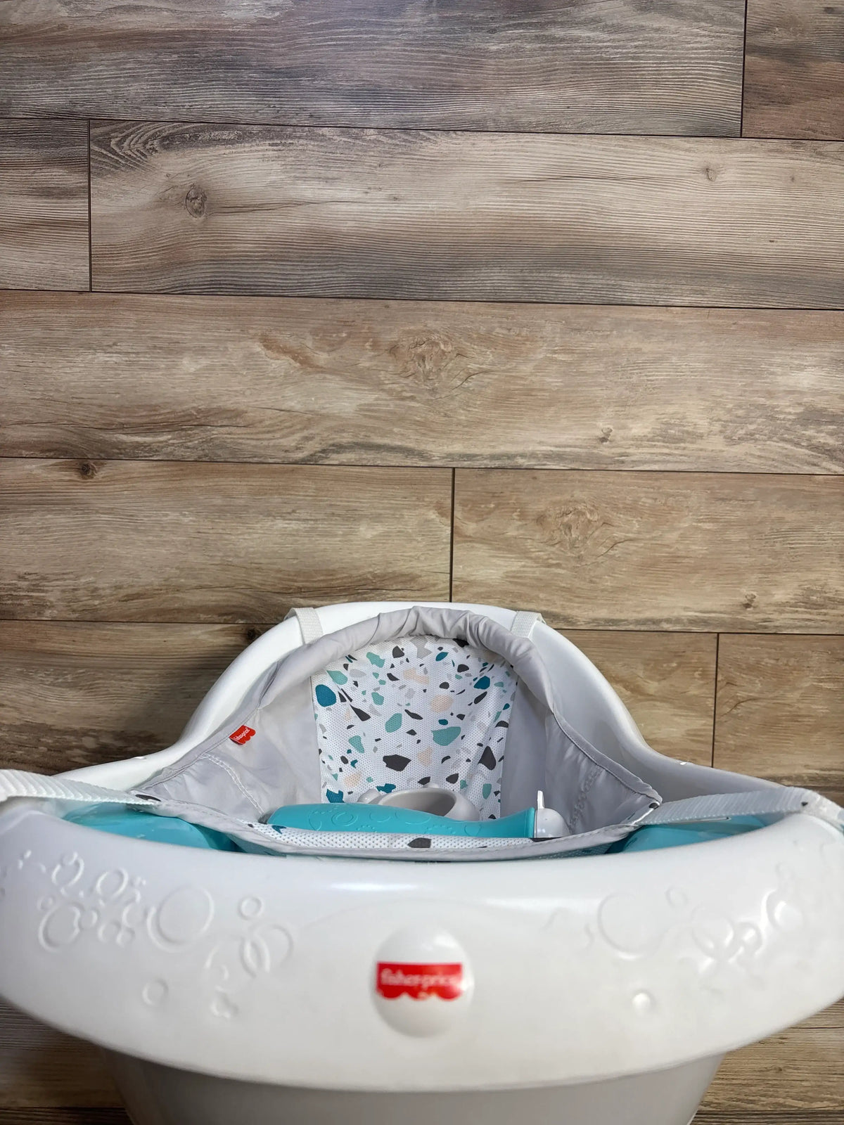 Fisher-Price 4-in-1 Sling 'n Seat Bath Tub with patterned infant sling
