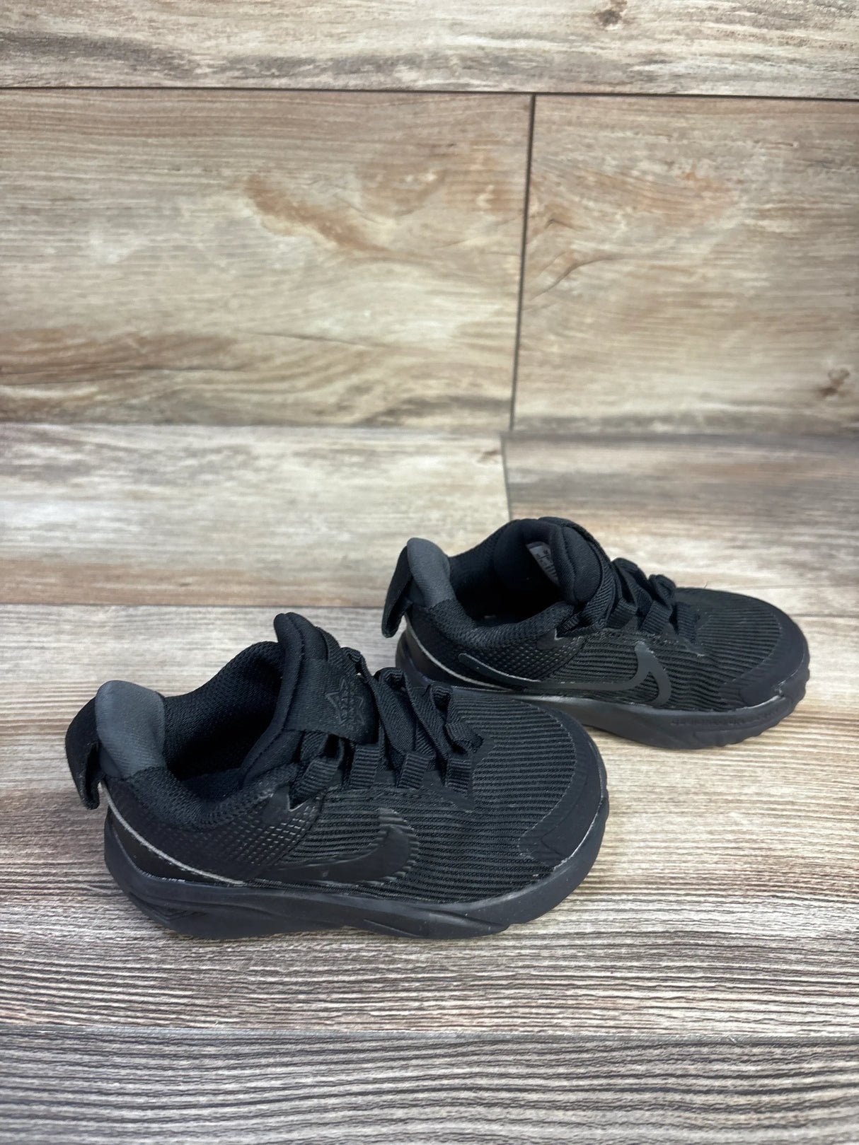 Nike Star Runner 4 TD 'Triple Black' Sneakers sz 6c
