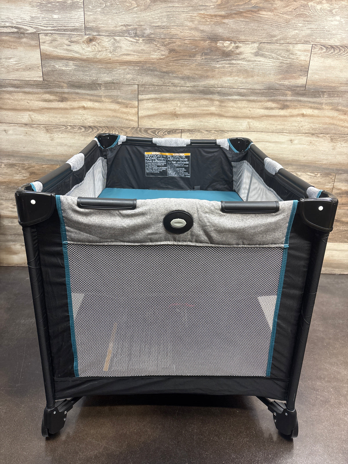 Graco Pack 'n Play Portable Playard in Darcie