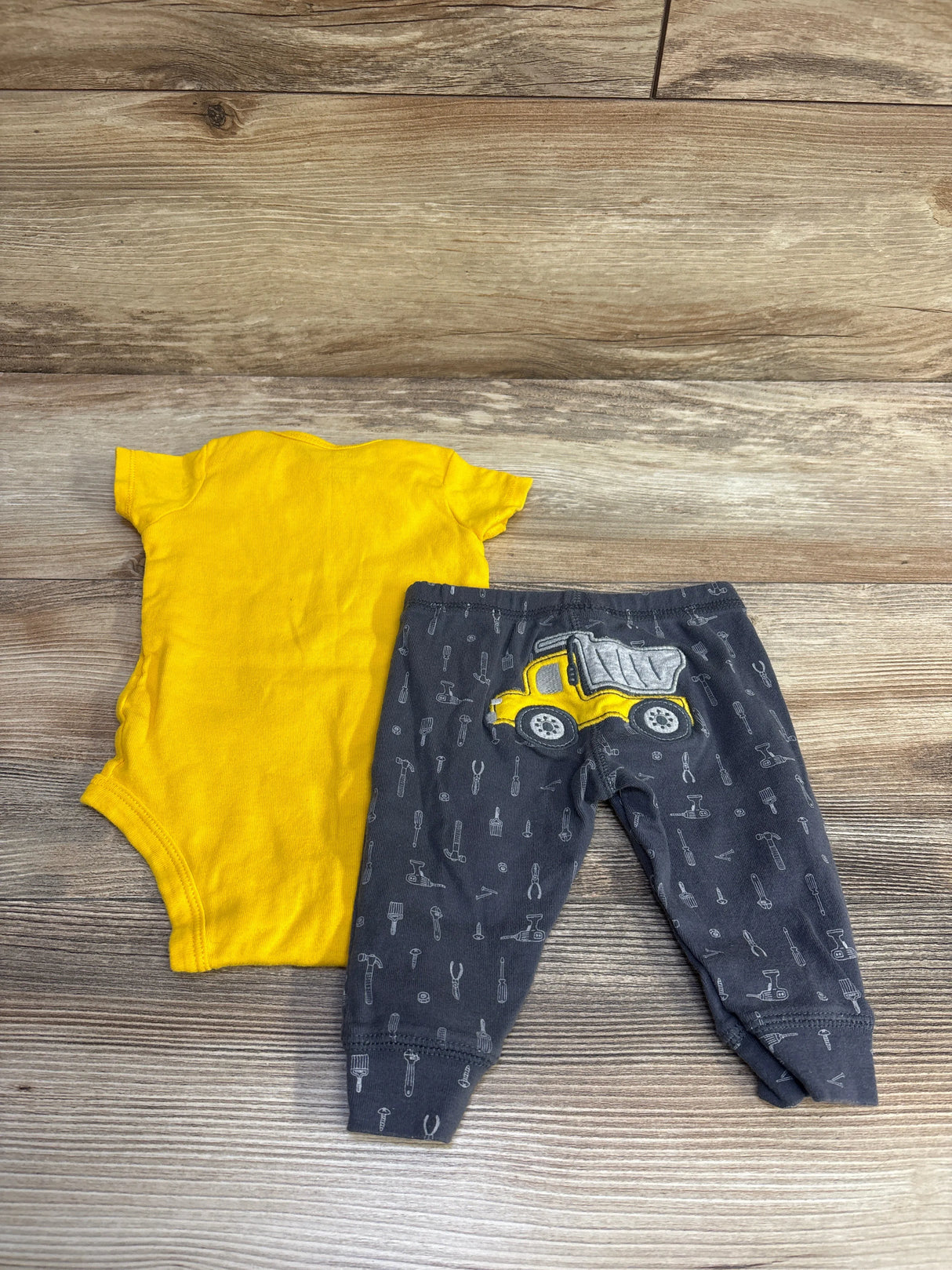 Carter's 2pc Mr. Fix-It Bodysuit & Pants Yellow sz 3m - Me n Mommy To Be