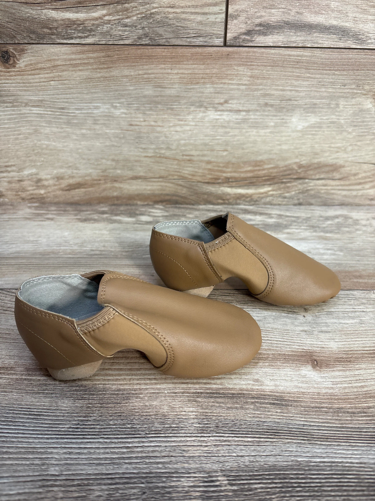 Jazz Slip-On Shoes Tan sz 10.5c