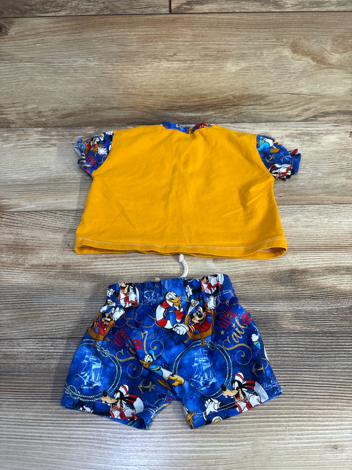 Handmade 2pc Mickey & Friends Shirt & Shorts Set Yellow sz 3m