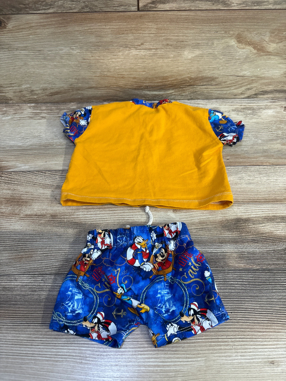 Handmade 2pc Mickey & Friends Shirt & Shorts Set Yellow sz 3m