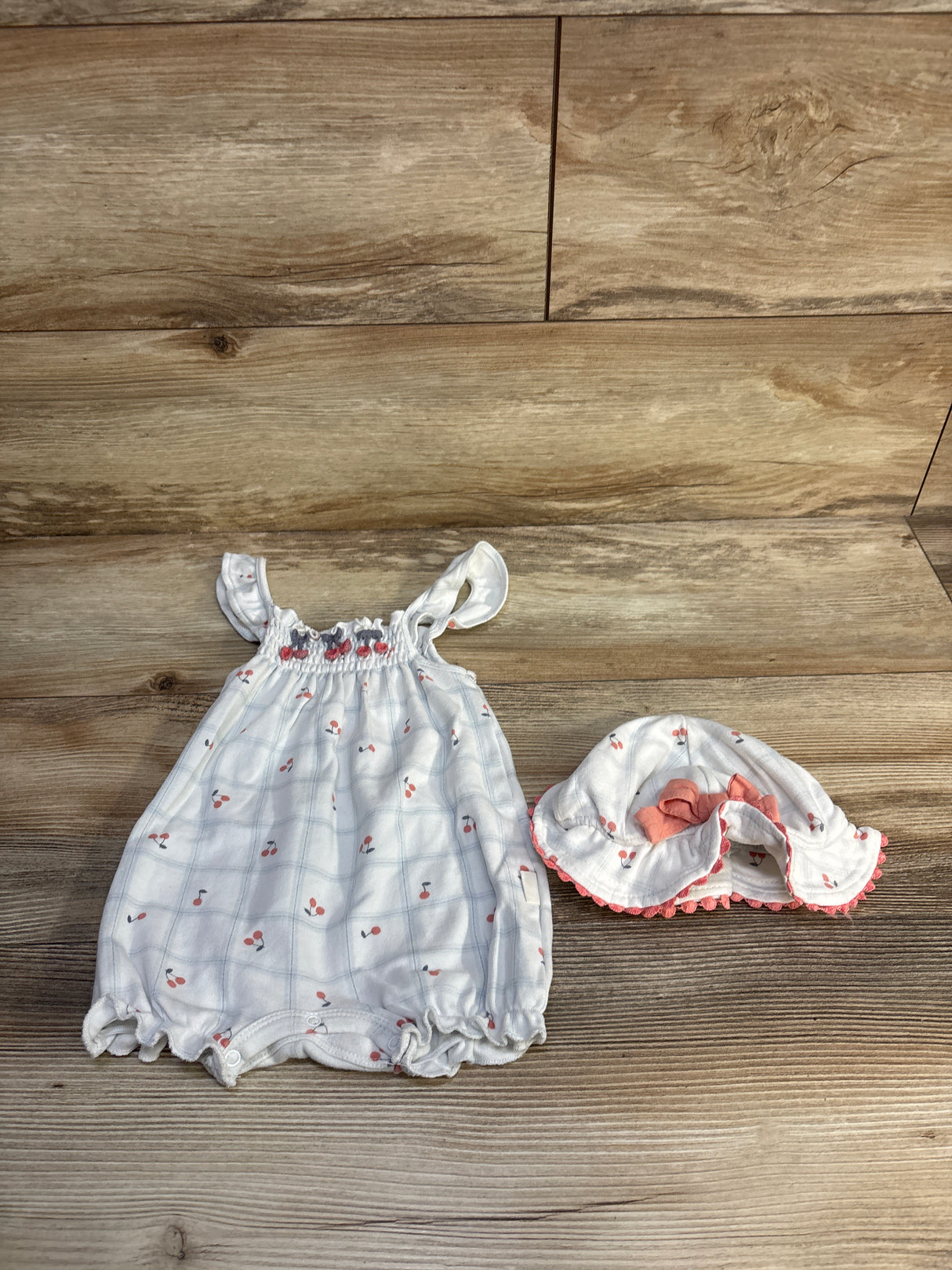 Rabbit + Bear Organic 2pc Cherry Romper & Hat Set White sz 6-9m