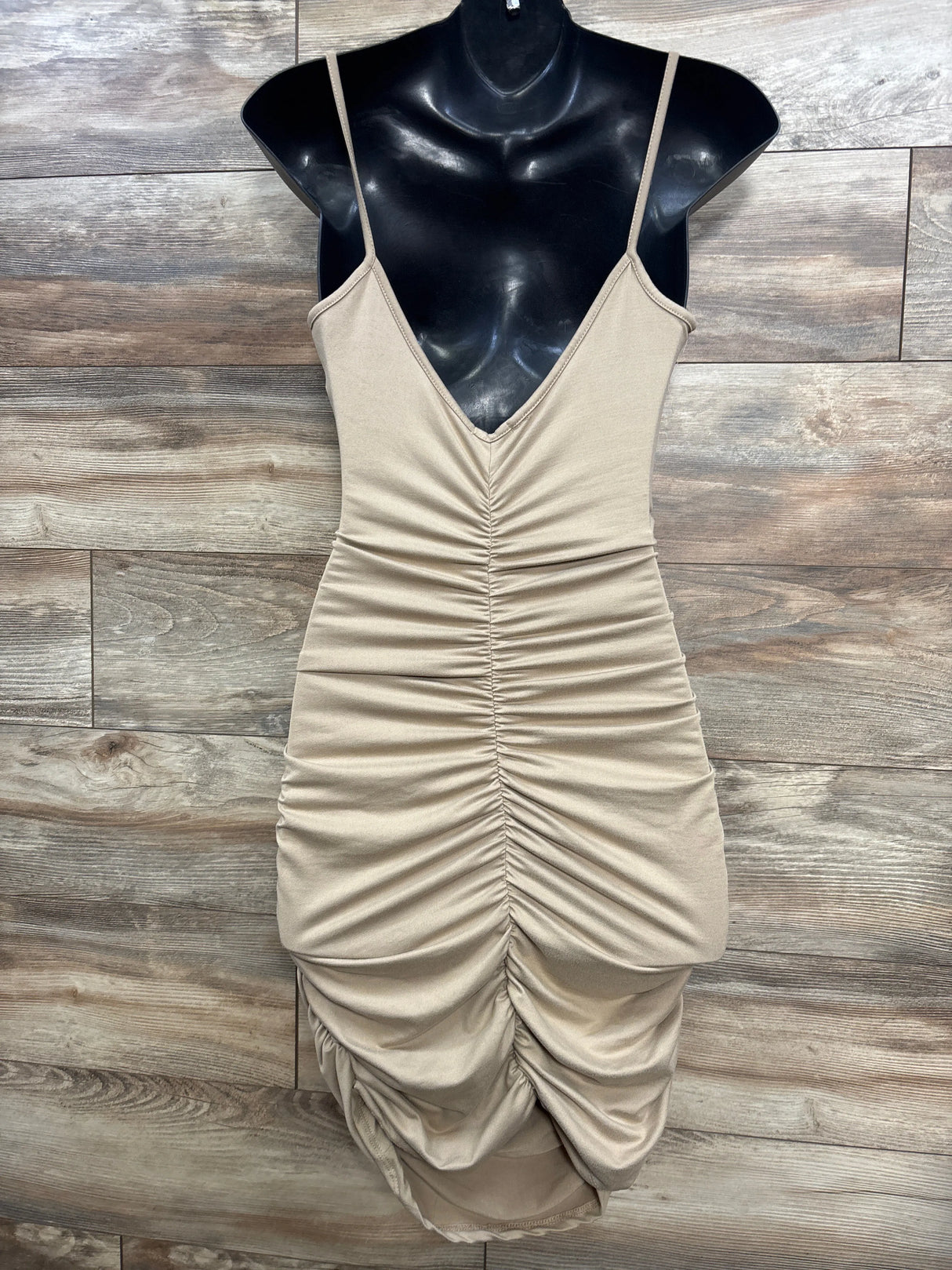Heart & Hips Bodycon Dress Beige sz Large - Me n Mommy To Be