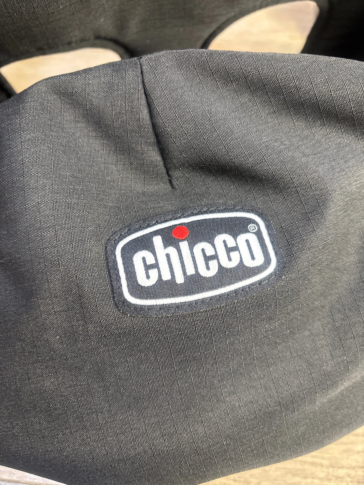 Chicco FastLock Hook-On Chair in Black - up to 37lbs