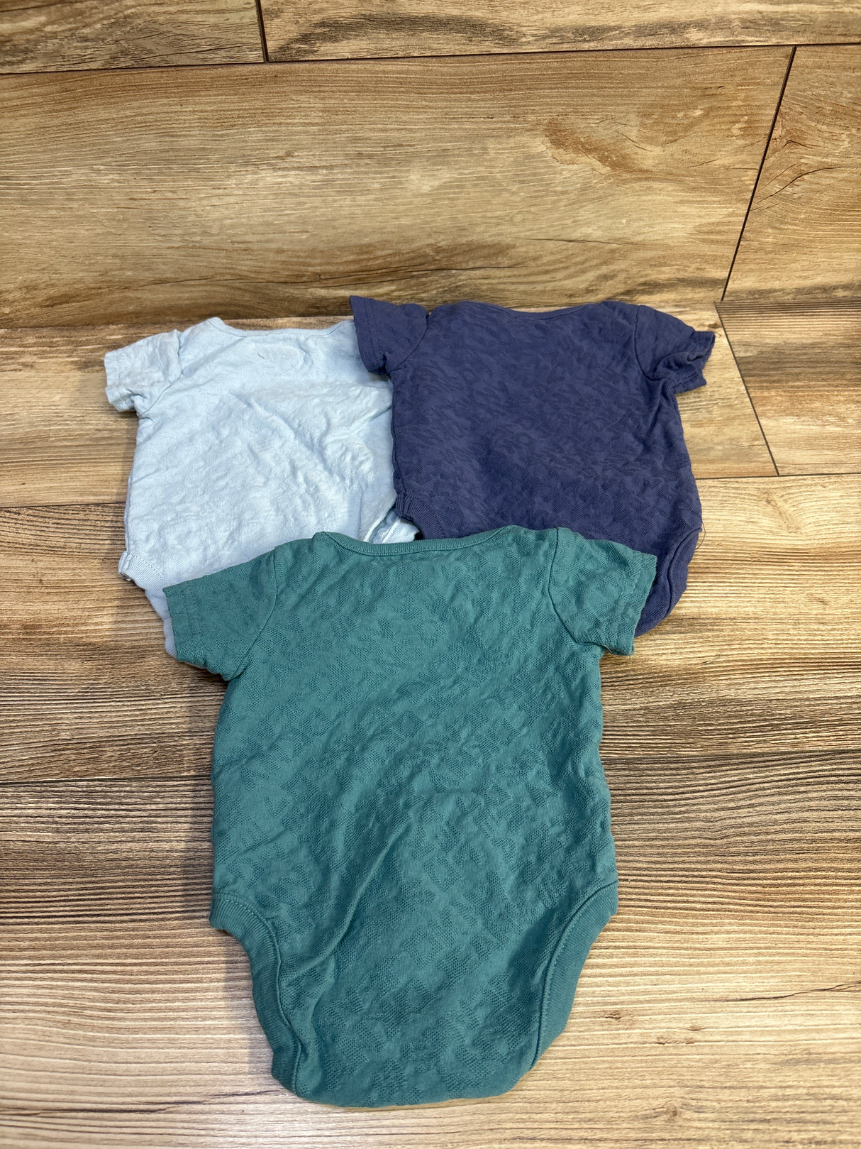 DKNY 3pk Bodysuits Blue sz 0-3m