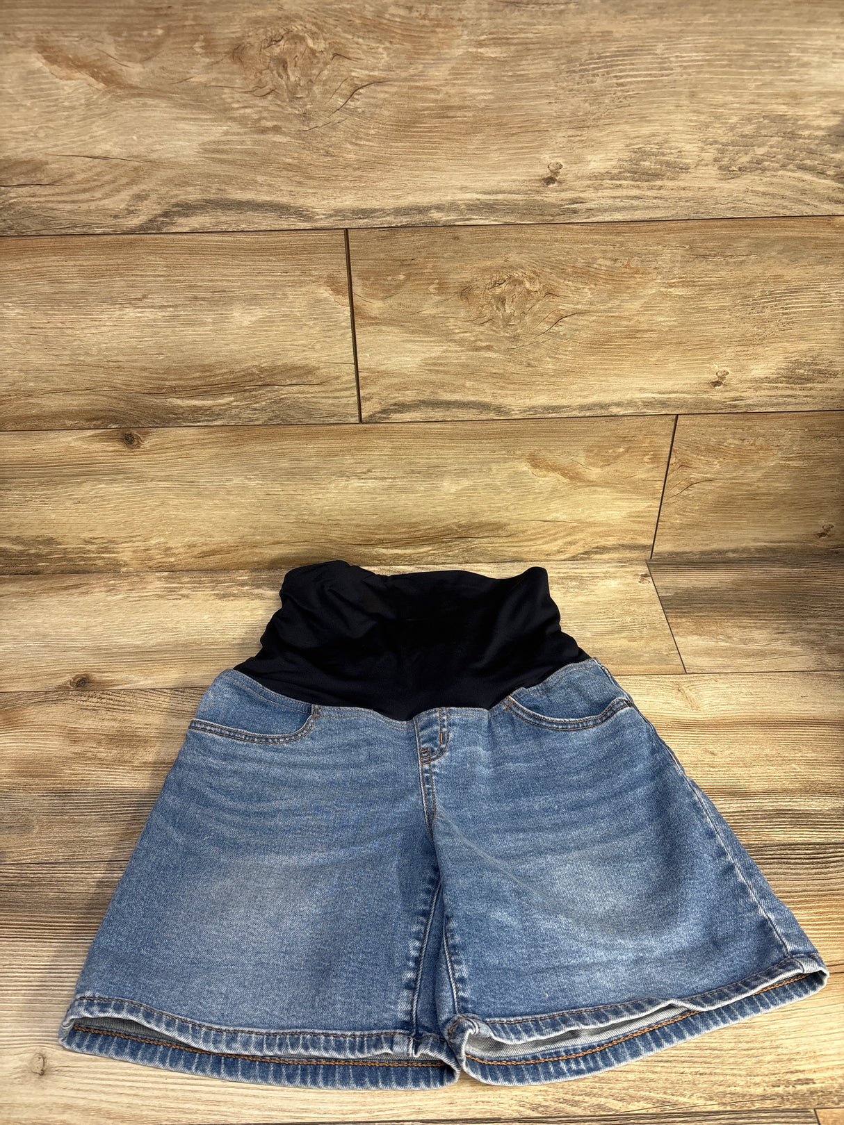 Isabel Maternity Crossover Panel Midi Shorts Blue sz Small