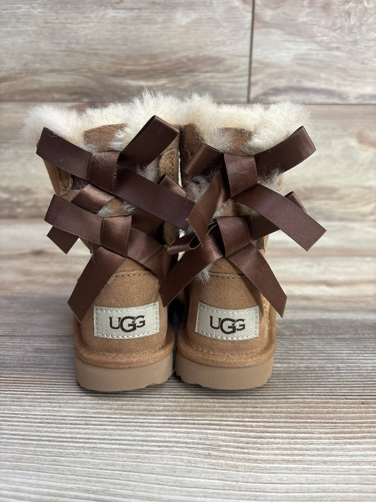 UGG Bailey Bow II Boots Chestnut sz 7c