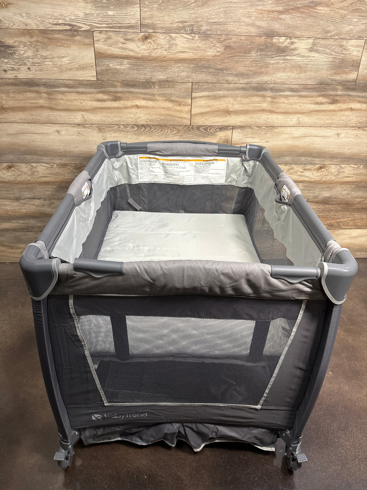 NEW Baby Trend Retreat Nursery Center Playard in Robin