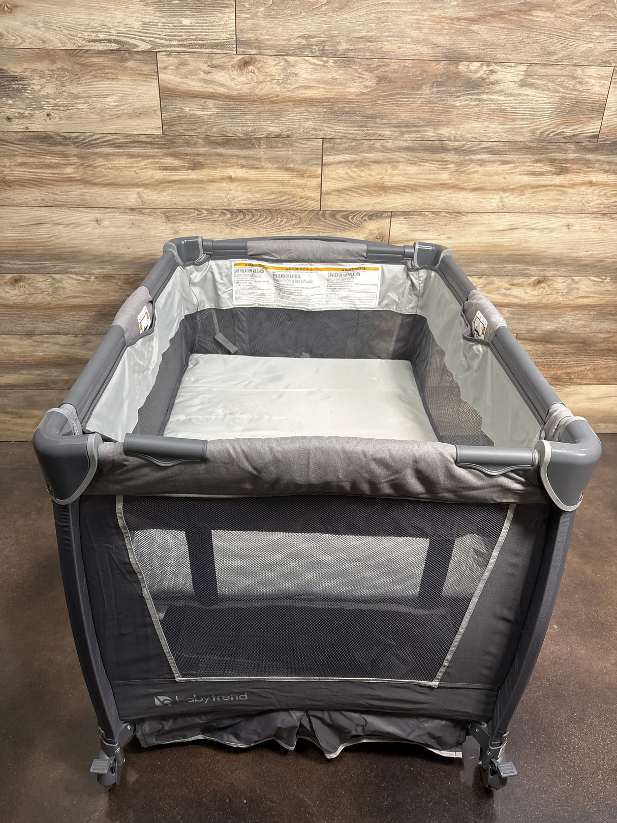 NEW Baby Trend Retreat Nursery Center Playard in Robin