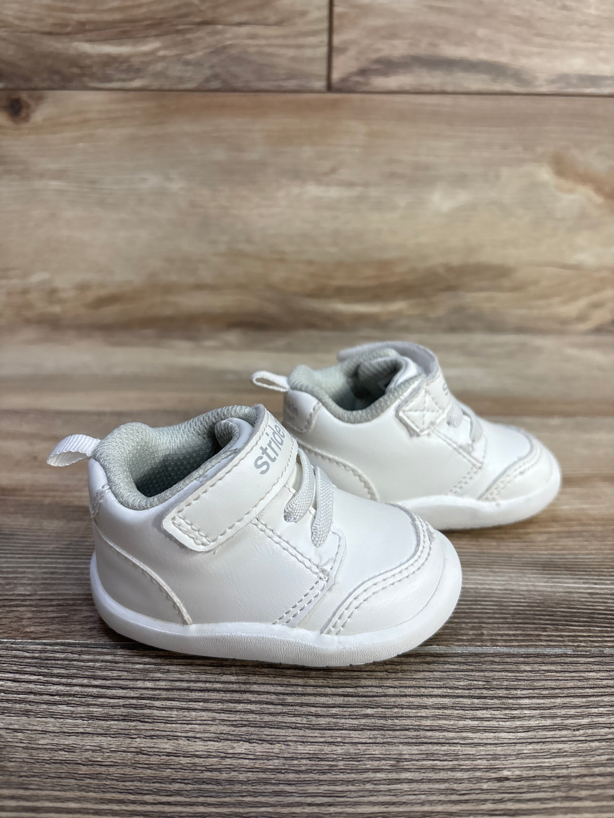 Munchkin by Stride Rite Mars Sneakers White sz 2c