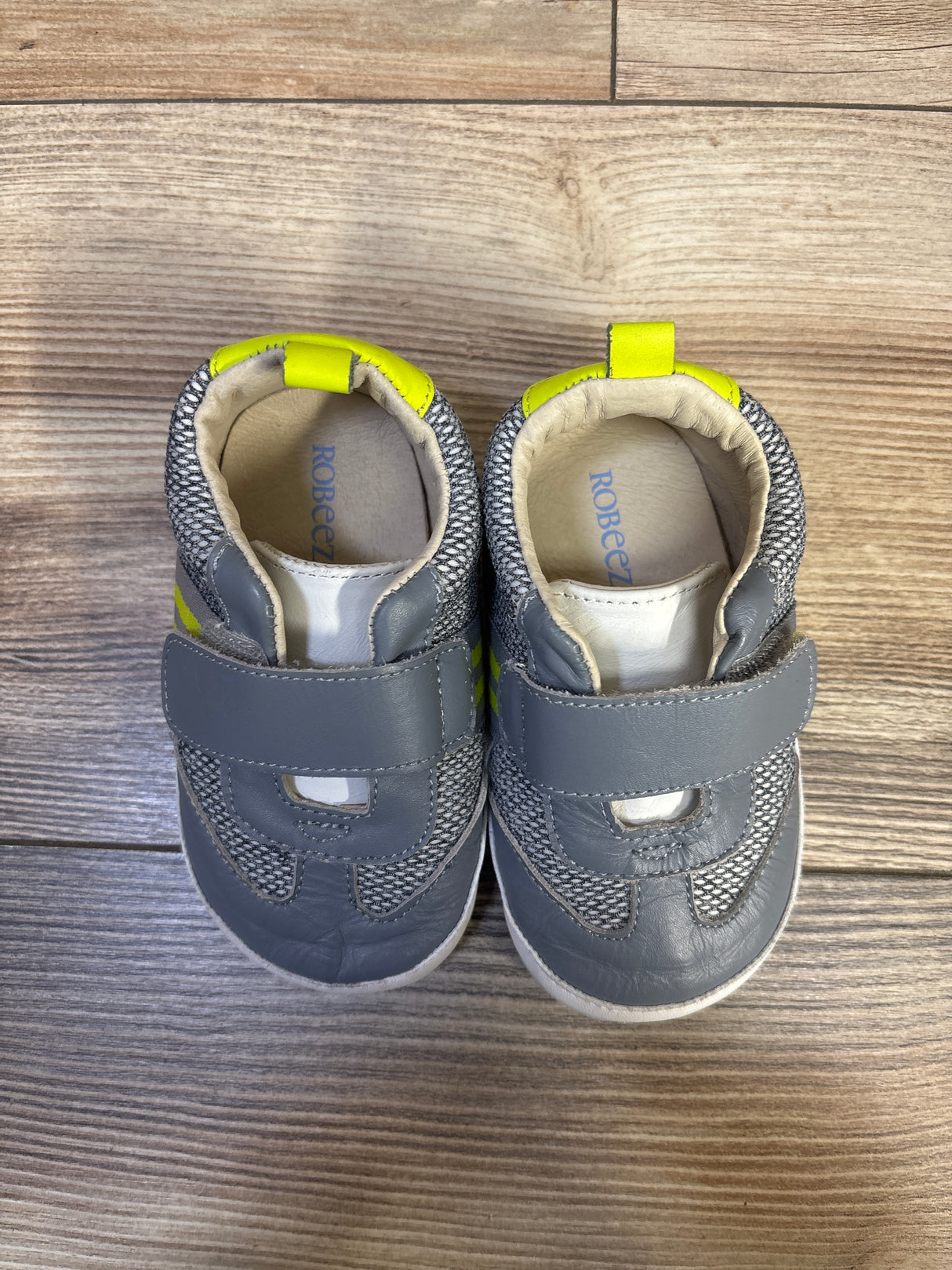 Robeez Finn Sneakers Grey sz 5-6c