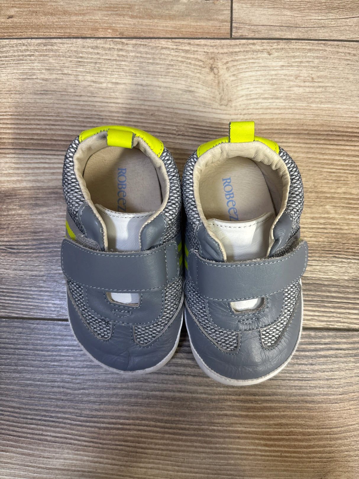 Robeez Finn Sneakers Grey sz 5-6c