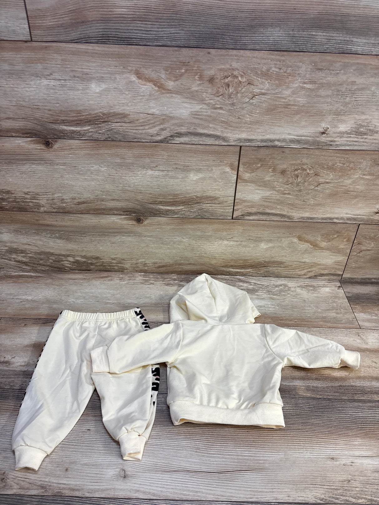 Mama's Mini 2pc Leopard Hoodie & Joggers Ivory sz 3-6m