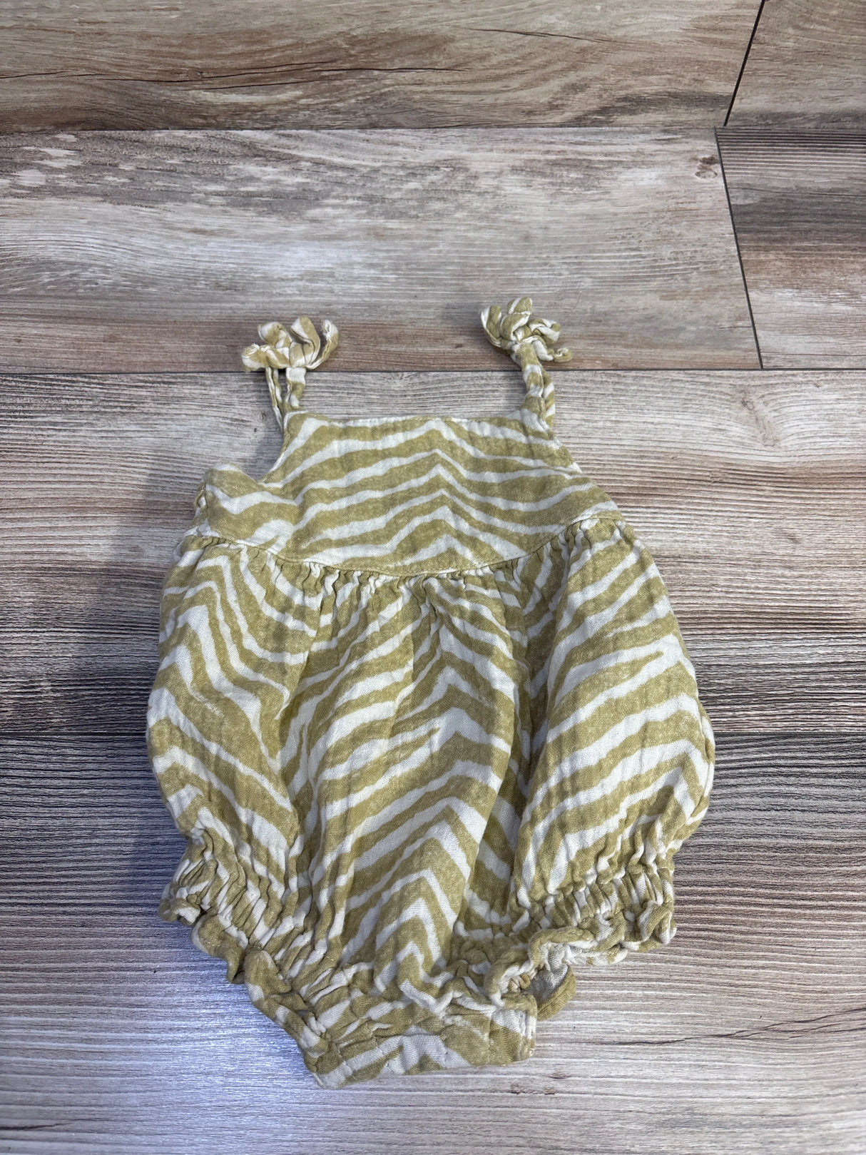 Old Navy Gauze Tank Romper Beige sz 3-6m