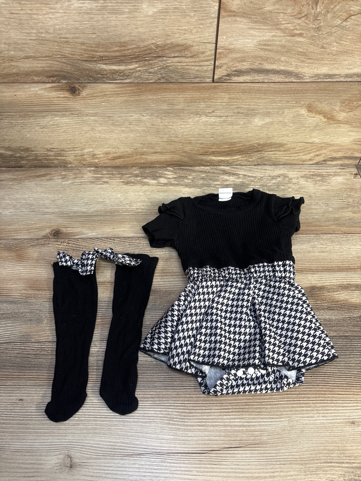 Ribbed 2pc Bodysuit Dress & Thigh High Socks Black sz 6-9m