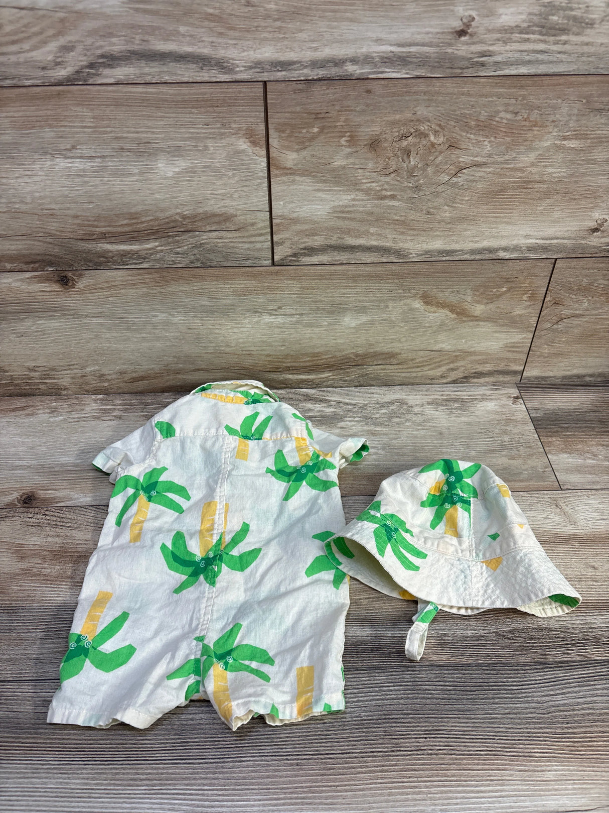 Baby Gap 2pc Polo Shortie Romper & Hat Set Cream sz 0-3m