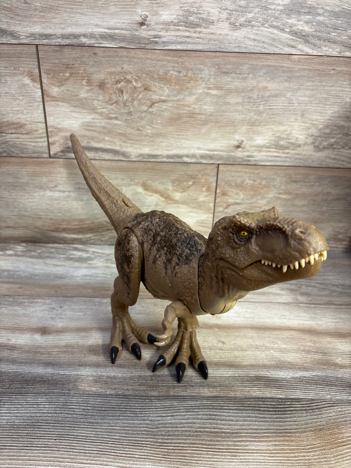 Jurassic World Camp Cretaceous Epic Roarin Tyrannosaurus Rex Action Figure