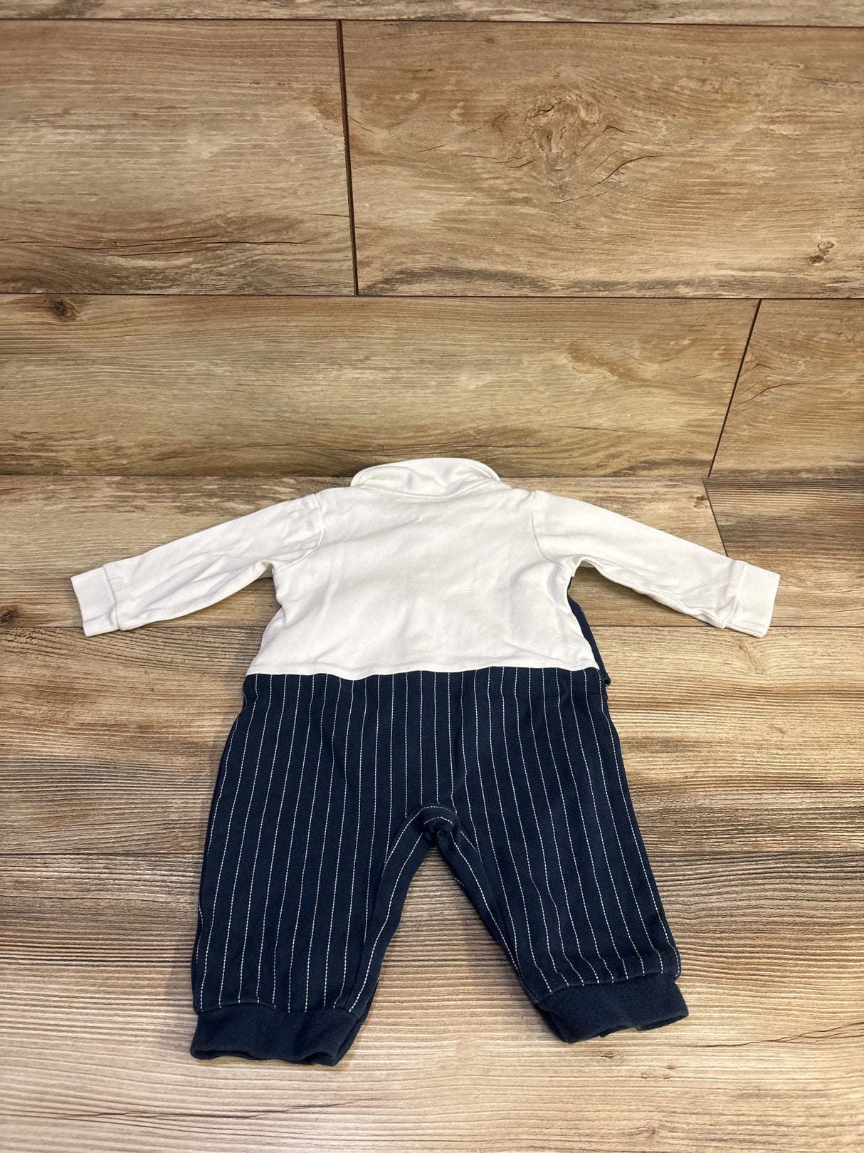 CDQL 1pc Suit with Removable Bow Tie White sz 6-12m
