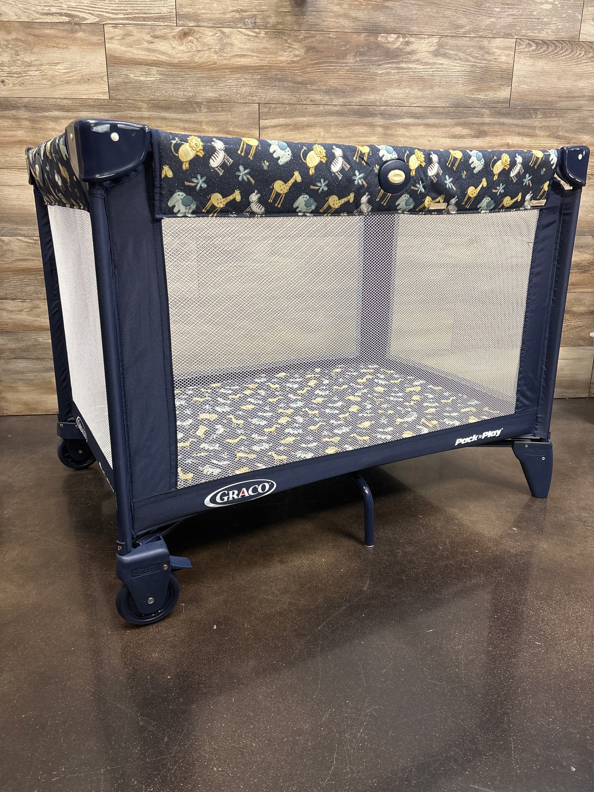 Graco Pack 'n Play Portable Playard in Zooland - No Carry Bag