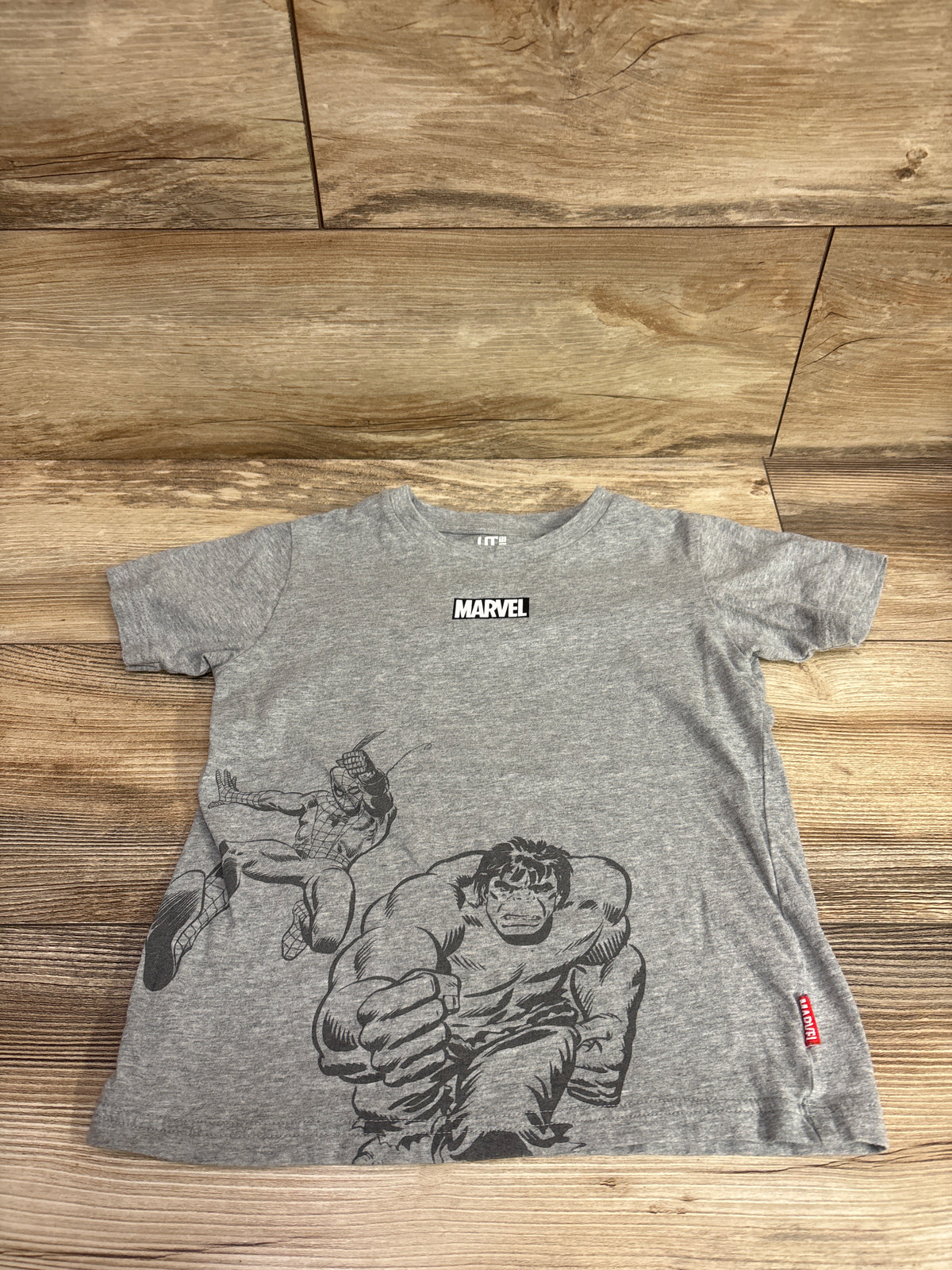 Uniqlo Marvel Shirt Grey sz 5-6T