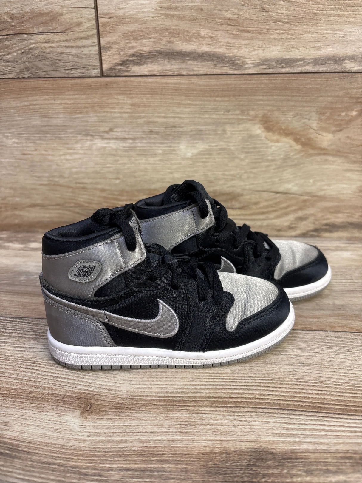 Air Jordan 1 Retro High OG 'Satin Shadow' Sneakers sz 9c