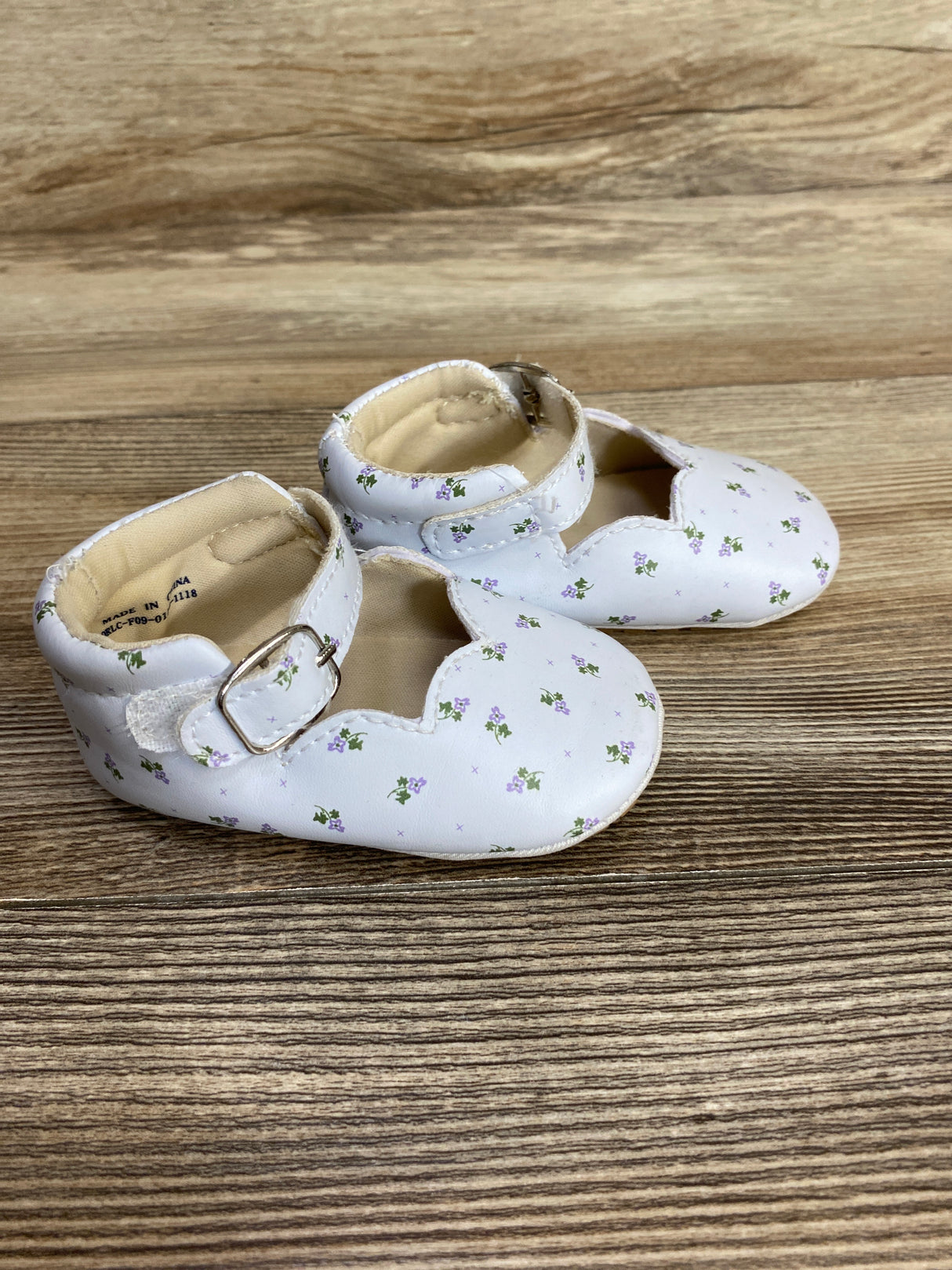 Lucky Brand Mary Jane Crib Shoes White sz 3c