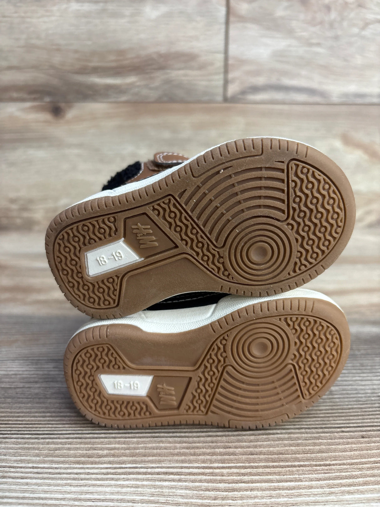 H&M Waterproof High Top Faux Fur Lined Winter Boots, Black sz 2.5c