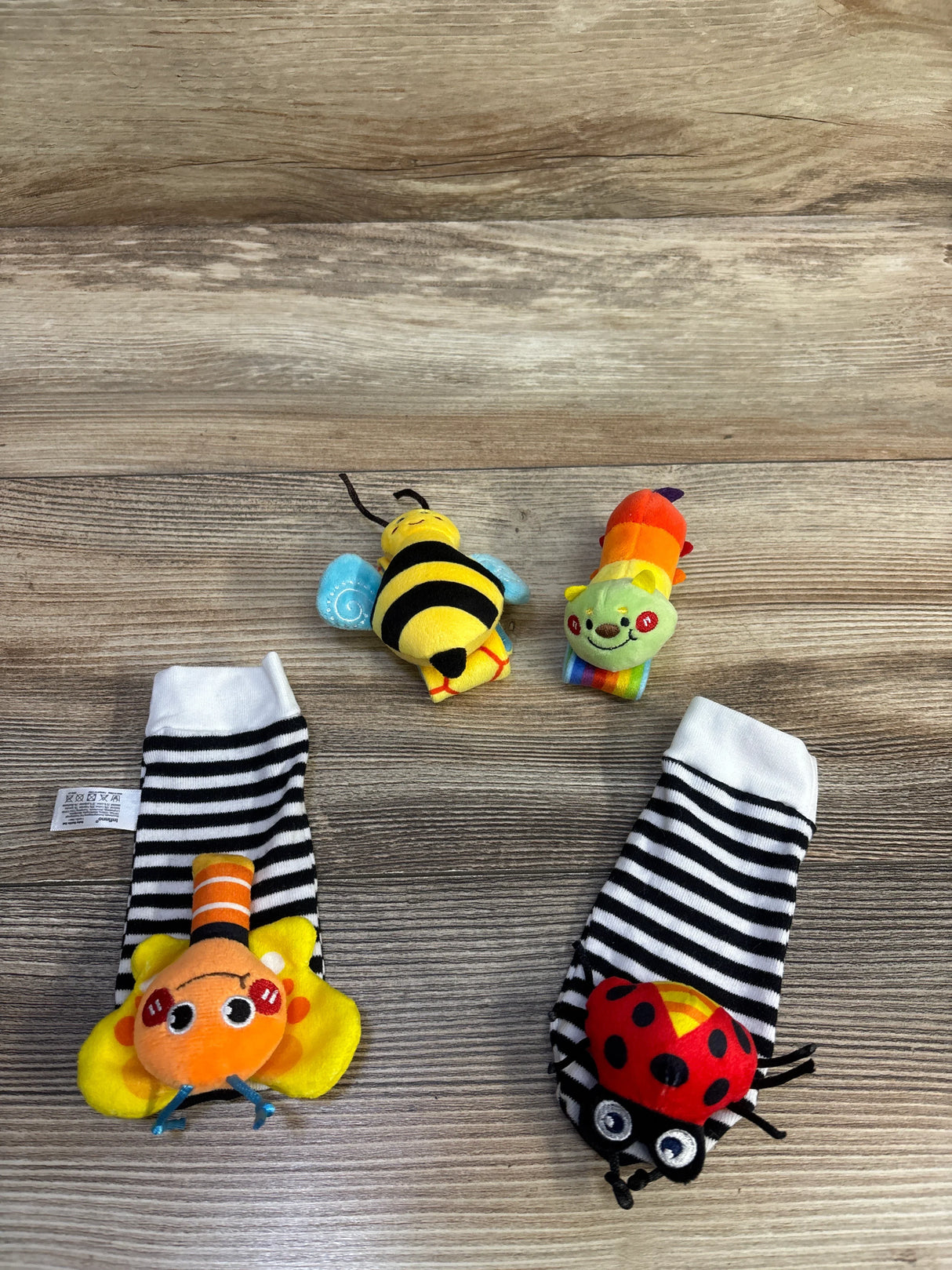 Infinno Baby Wrist Rattle Socks and Foot Finder Set 4pk sz 0-12m