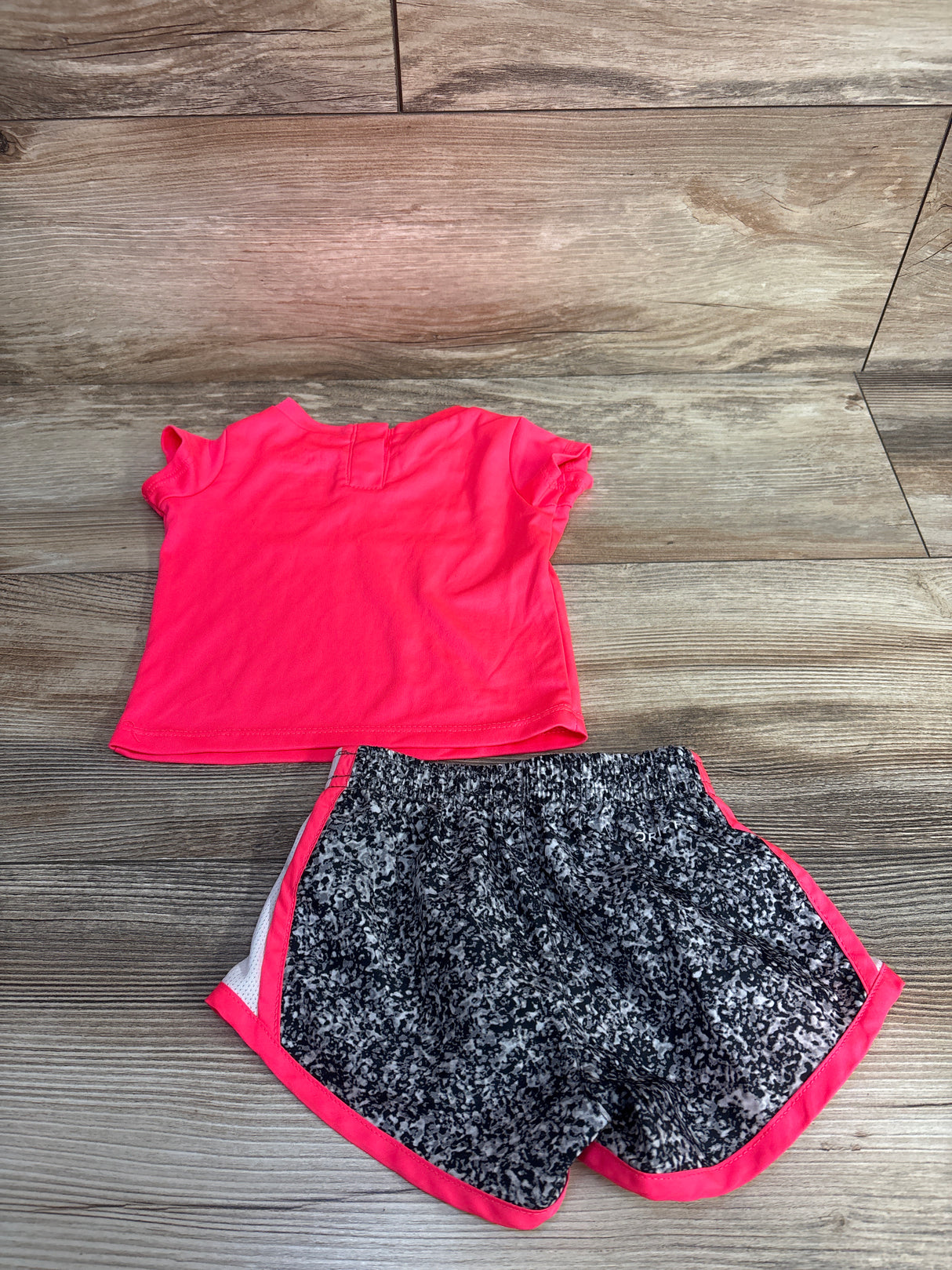 Nike Dri-Fit Shirt & Shorts 2pc Set Hot Pink sz 3-6m