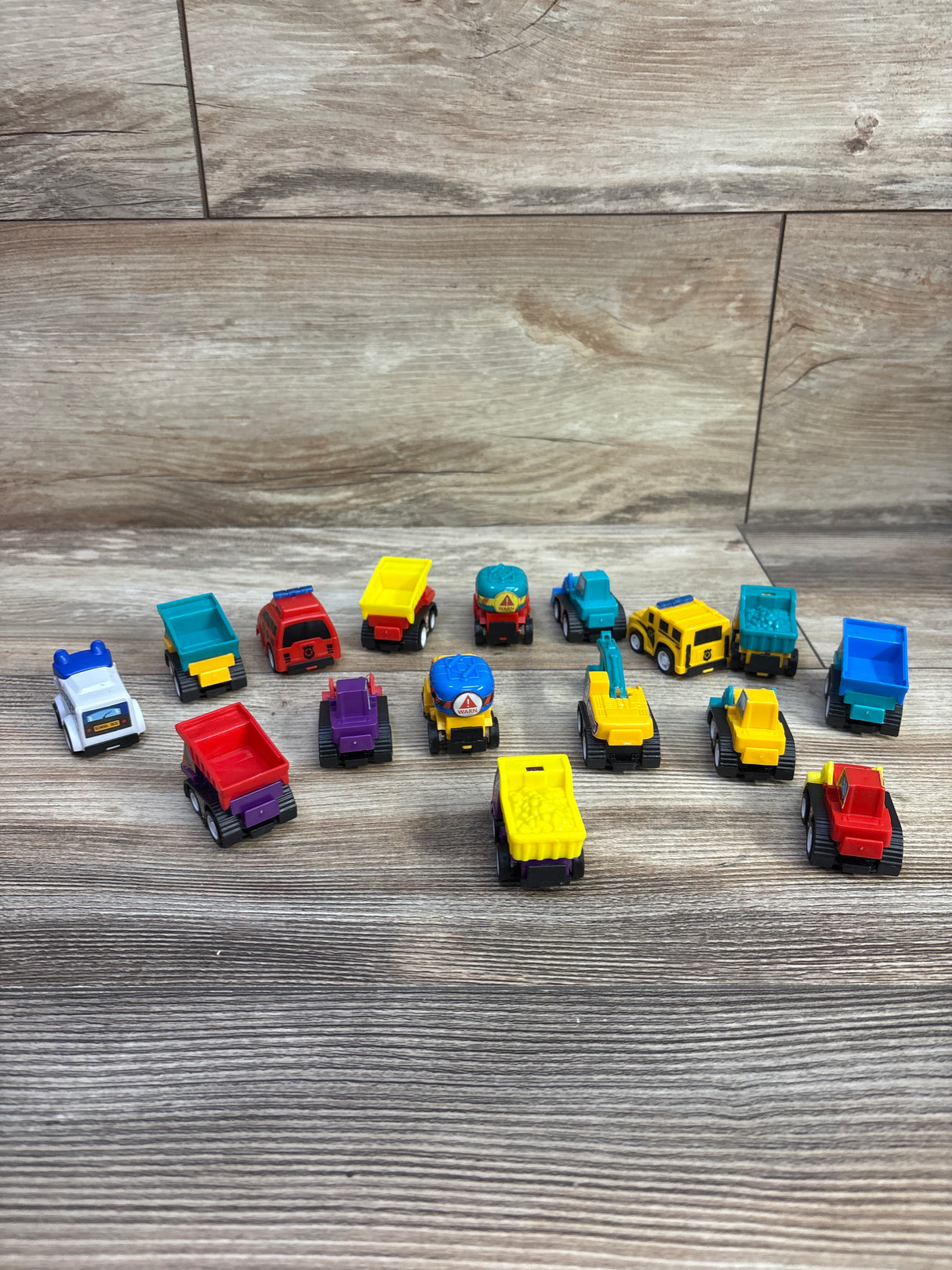 Blukids 16pc Assorted Construction Pull-Back Vehicles