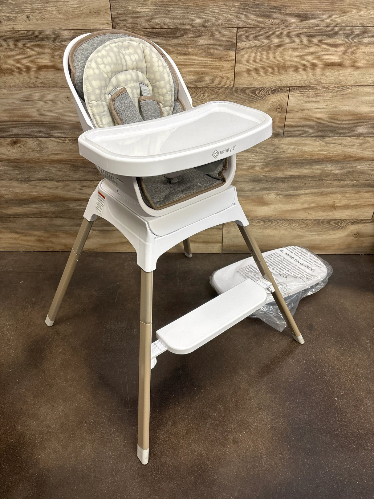 NWOT Safety 1st Grow and Go Rotating High Chair in French Gray