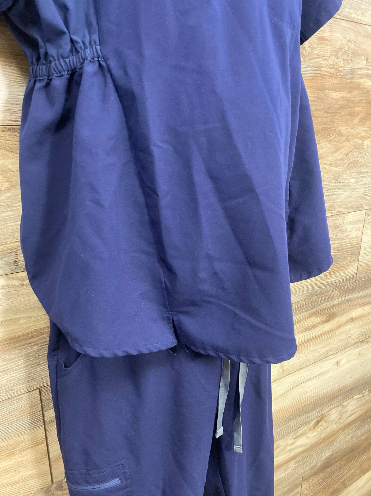 FIGS Maternity Scrub Top & Joggers Navy sz Large - Me n Mommy To Be