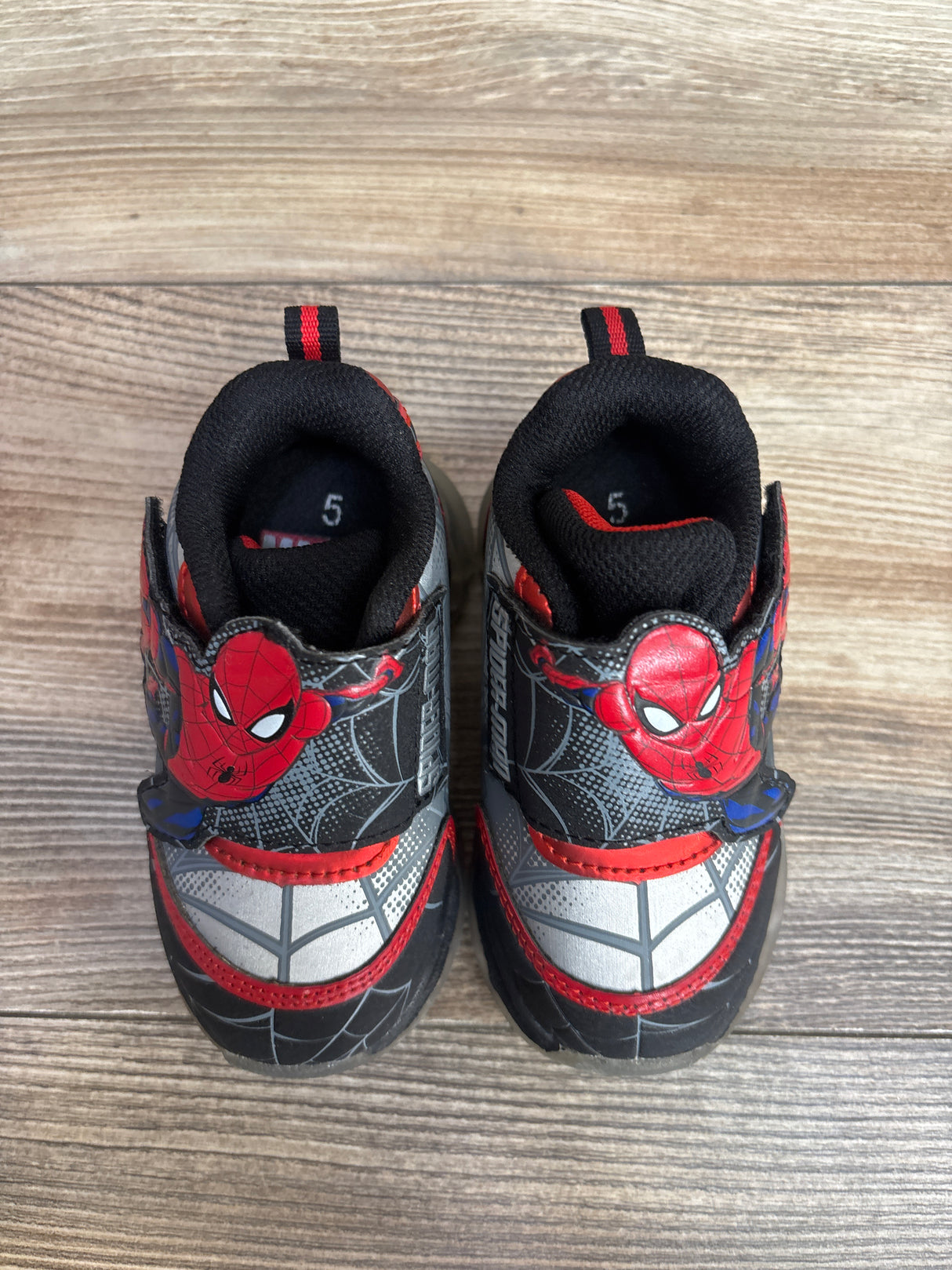 Marvel Spider-Man Light Up Sneakers sz 5c