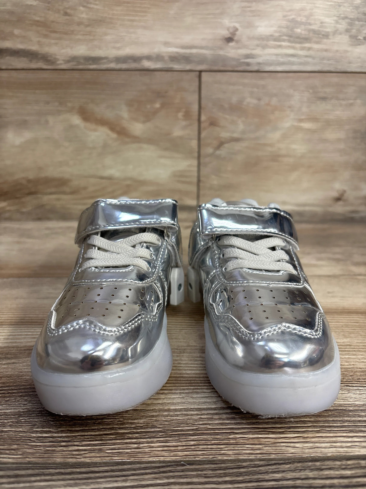Rechargeable Light-Up Sneakers Silver sz 10c