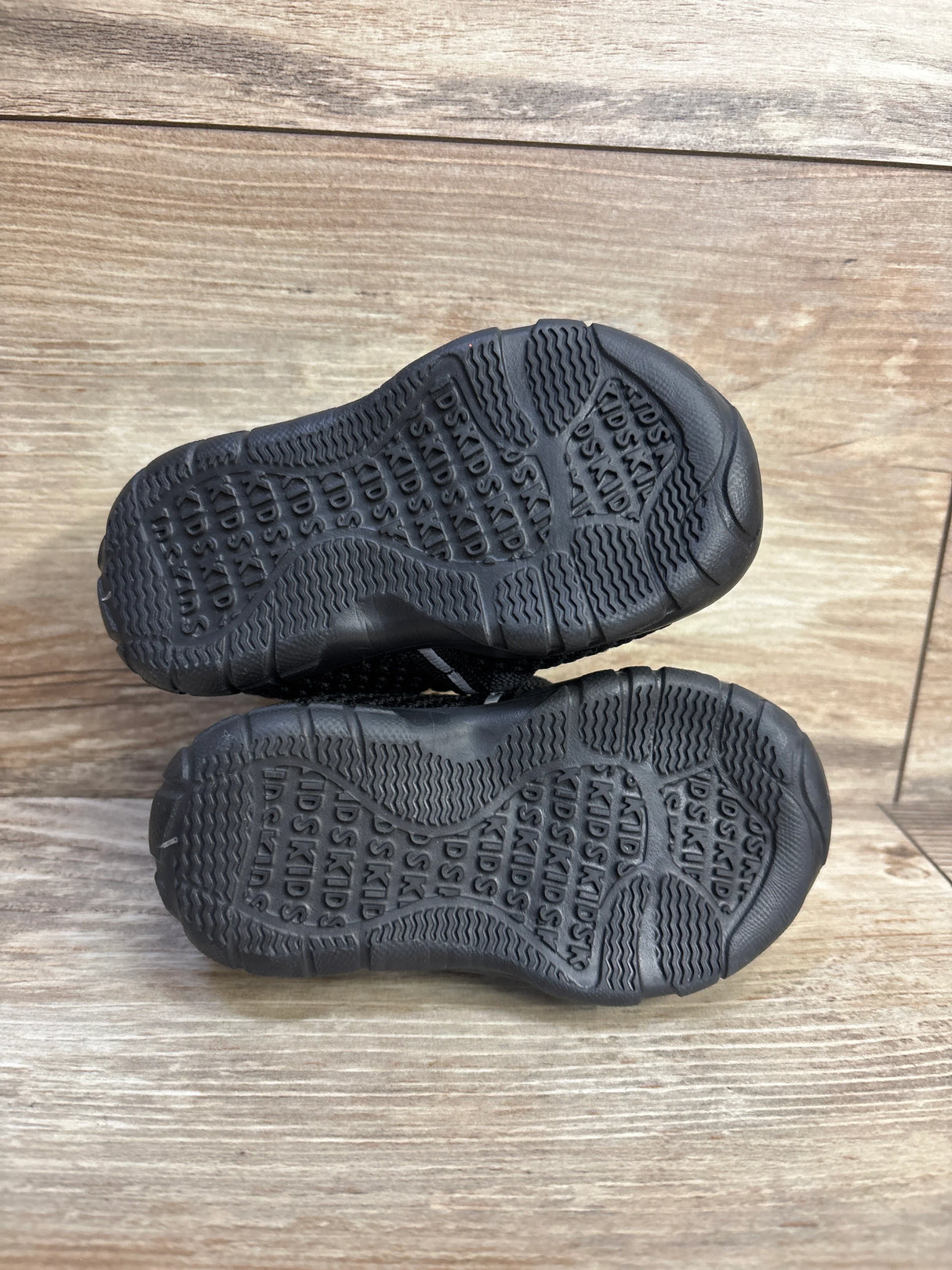 Breathable Bungee Lace Sneakers, Black sz 4/5c