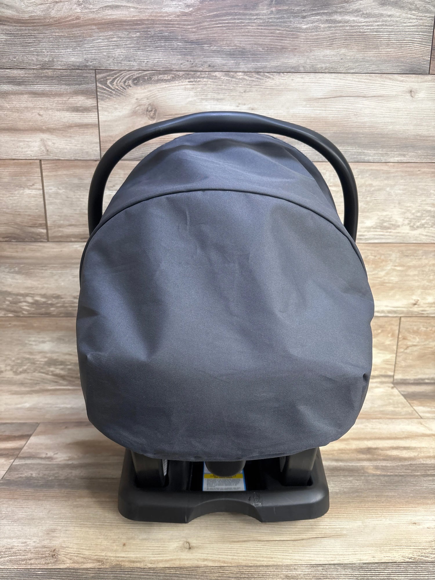 Graco SnugRide Lite Infant Car Seat + Extra Base - Studio 4-30lbs