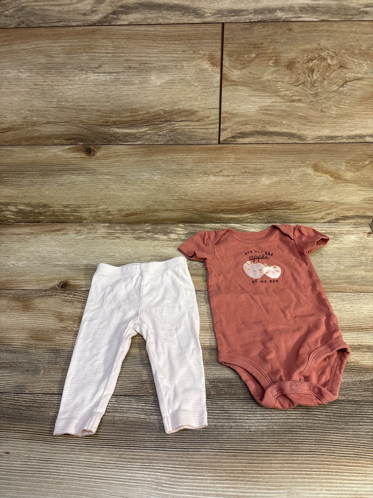 Carter's 2pc Apple Bodysuit & Pants Set Red sz 6m