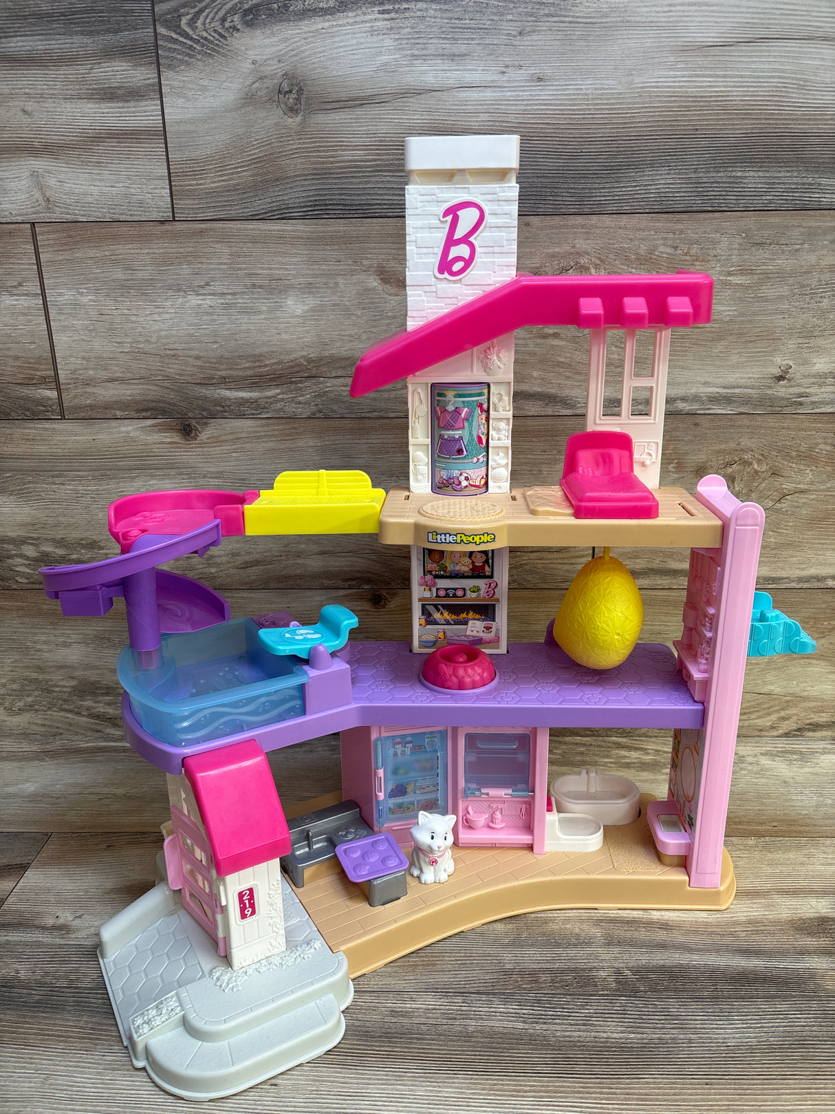 Fisher Price Little People Barbie Little Dreamhouse Interactive Playset