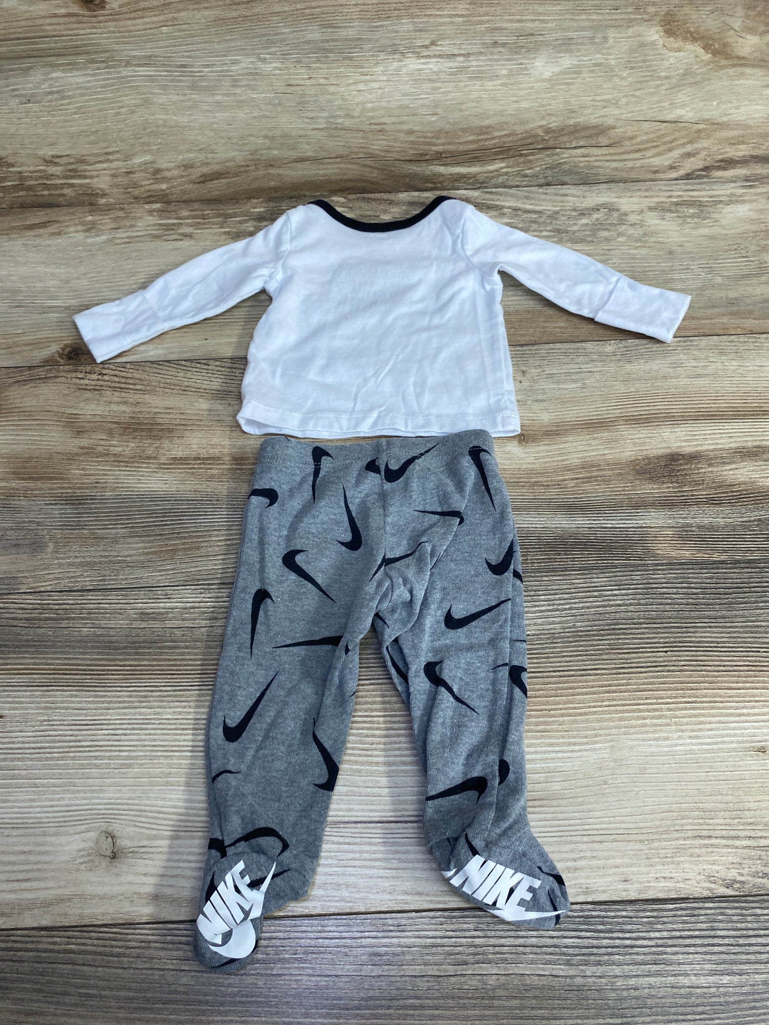 Nike 2pc Set White sz Newborn
