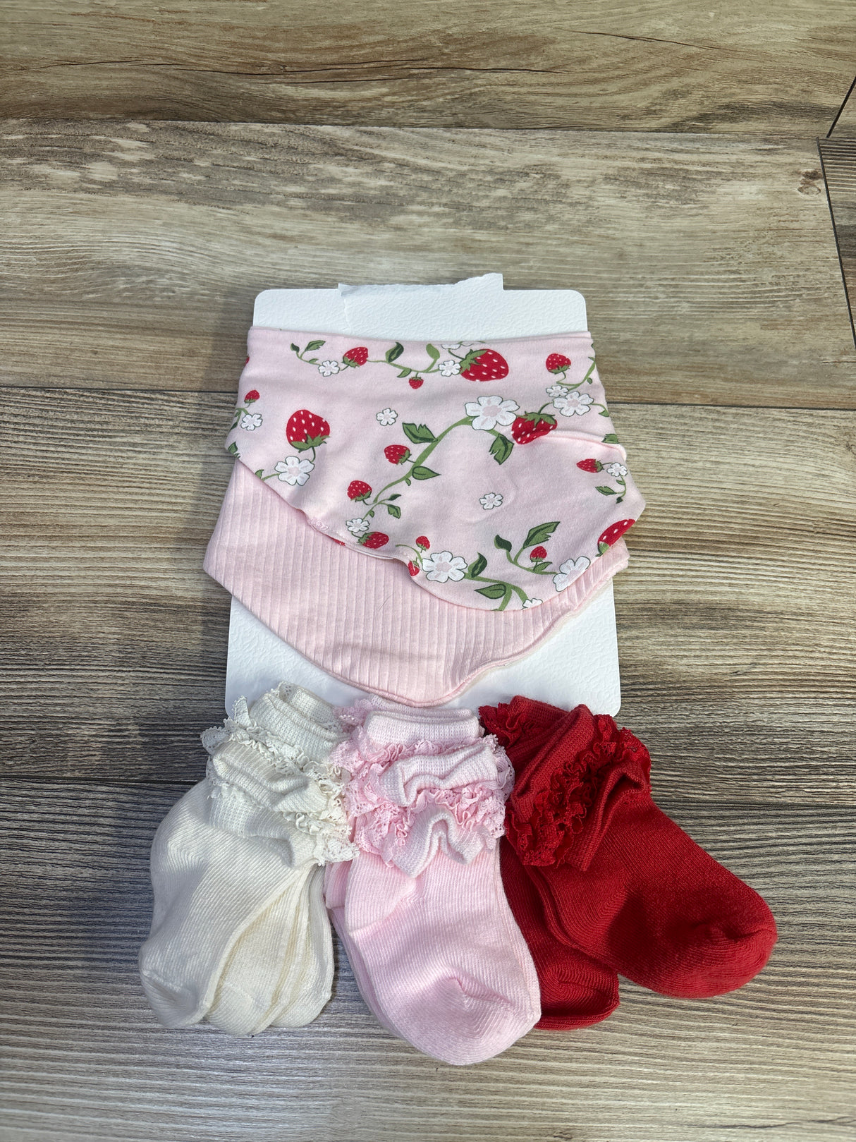 NEW Jessica Simpson 8pc Bib & Socks Set Pink sz 6-9m