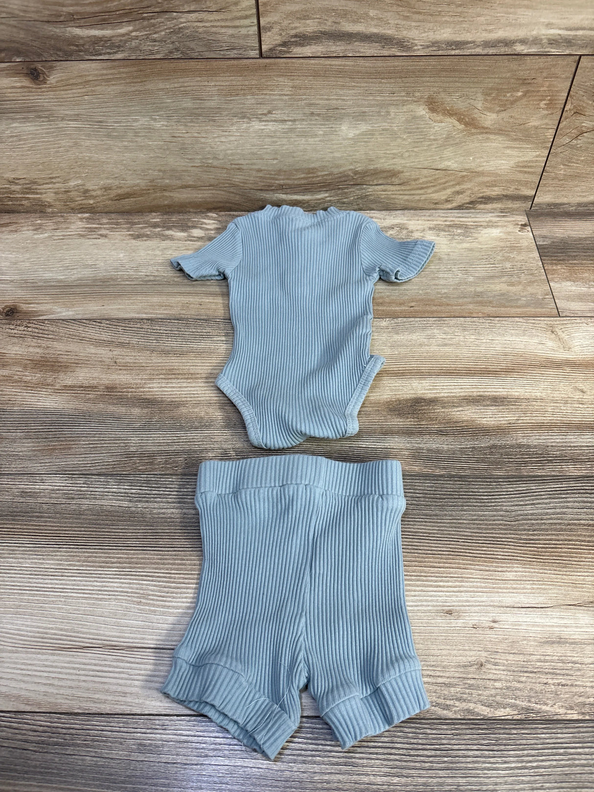 Thorn Tree Ribbed 2pc Henley Bodysuit & Shorts Set Blue sz 3-6m