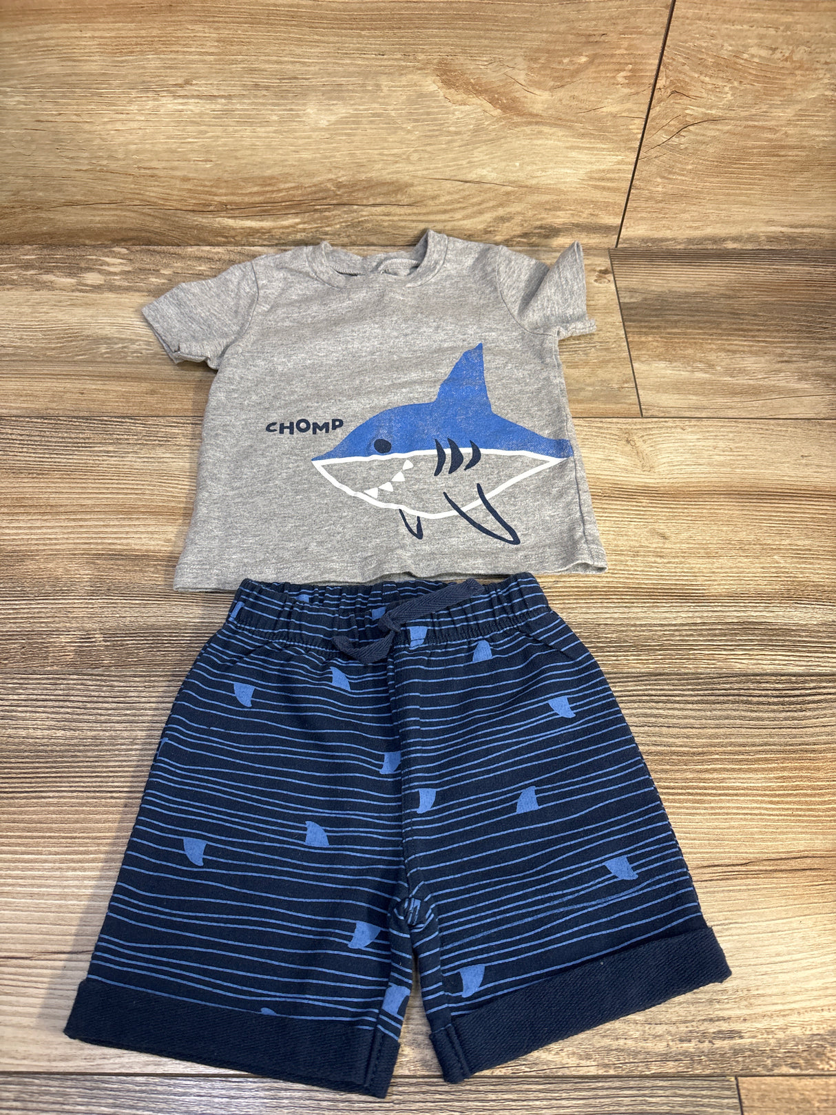 Pl Baby 2pc Shark Shirt & Shorts Set Grey sz 9m